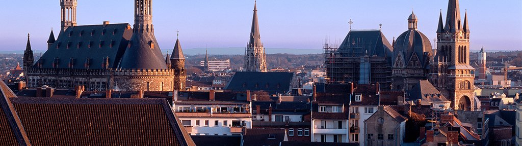 Blick von Norden auf die Altstadt von Aachen.