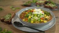 Minestrone mit Kräuter-Röstbrot