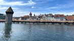 Das Bild zeigt die Kapellbrücke mit Wasserturm.