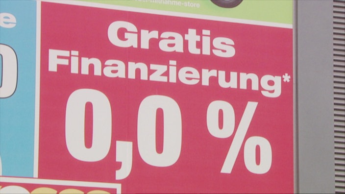 Ein Schild, welches eine 0-Prozent-Finanzierung bewirbt