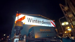 Das Bild zeigt einen Winterdienst Wagen.