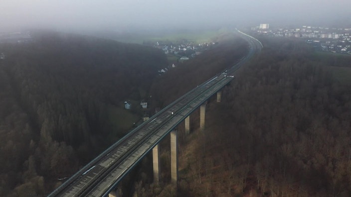 Eine marode Brücke