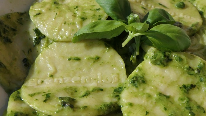 Das Bild zeigt das Pesto Genovese mit Corzetti.