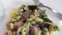 Kartoffelsalat mit Radieschen und Spargel