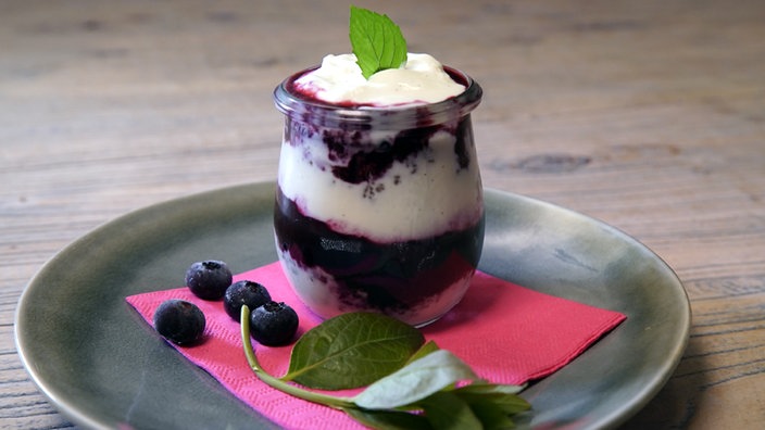 Westfälische Stippmilch mit Blaubeeren