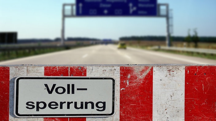 Gesperrte Autobahn im Sommer