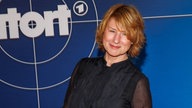 Corinna Harfouch 2024 bei der Premiere von "Tatort - Am Tag der wandernden Seelen" im Delphi Filmpalast am Zoo