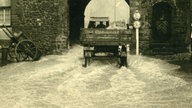 Orchheimer Tor in Bad Münstereifel bei Hochwasser der Erft, 1953